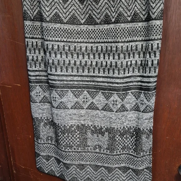 Black and White Patterned Women's Skirt - Picture 5 of 5